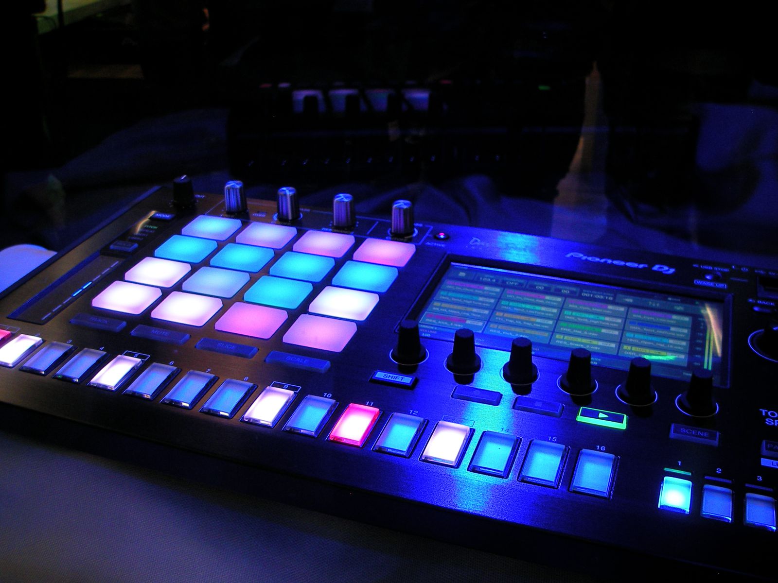 Muziekproductie en sound design door Amocean Music Group